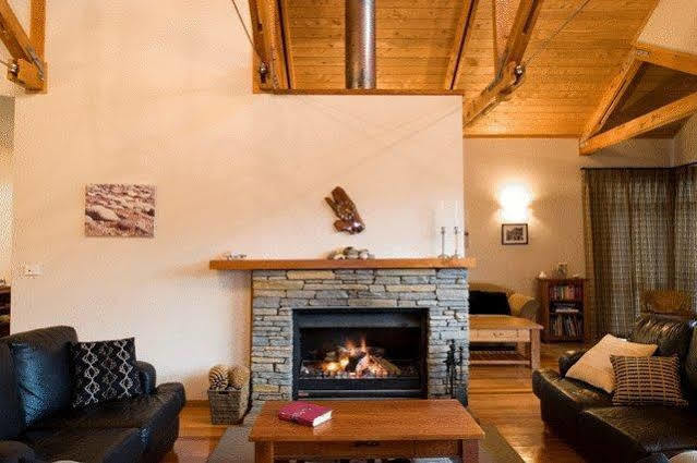 Mahitahi Lodge ブルース・ベイ エクステリア 写真